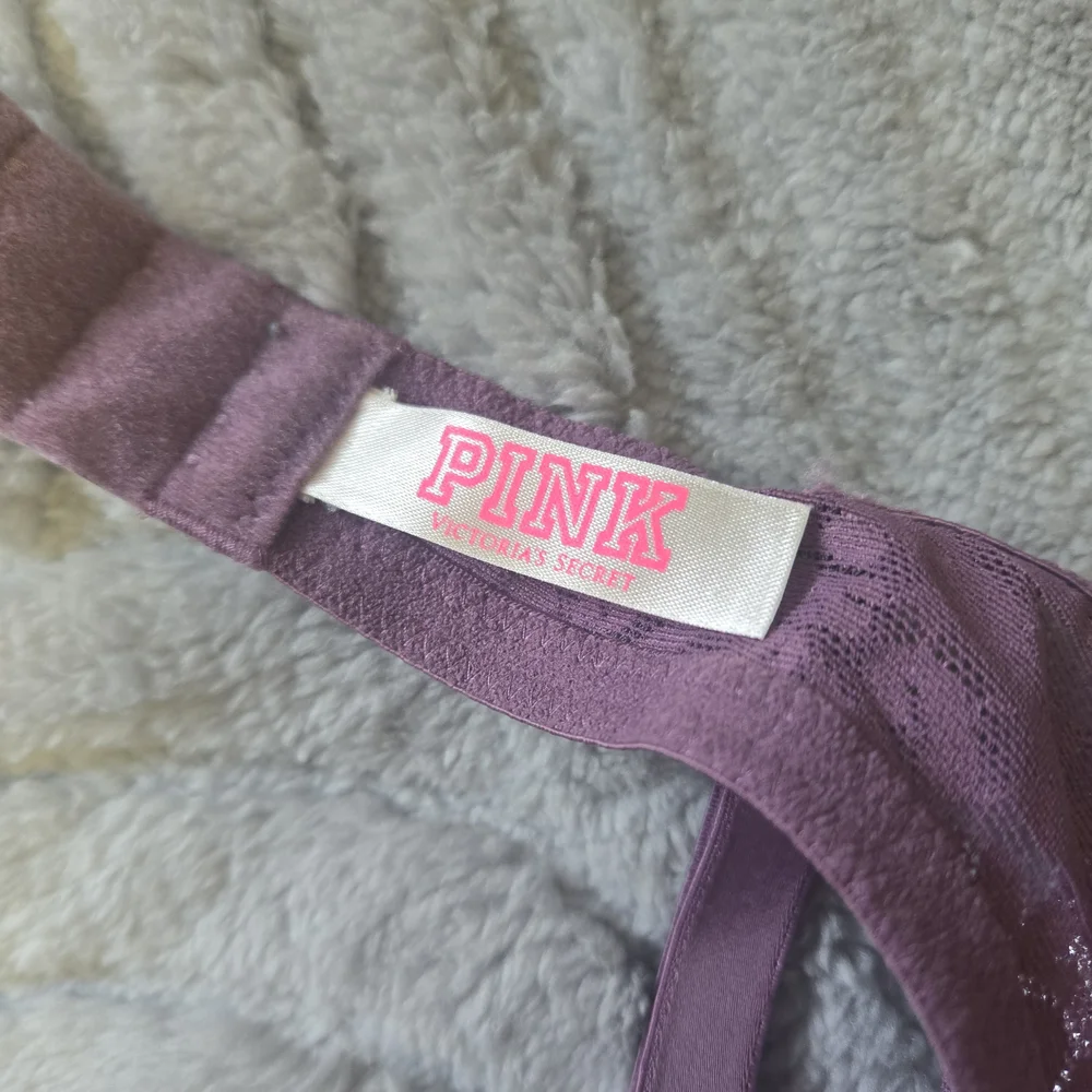 Victoria's Secret & Pink Underwire Push-up Bras In Deep Purple and Soft Pink 34D - Picture 3 of 4